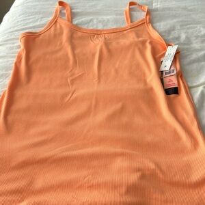 🎃NWT SILKY TANK🧡